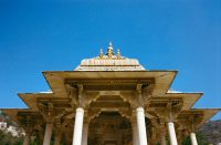 Is a Teaching Package in Jiangsu Enough for a Comfortable Life?