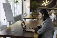 How School Principals Can Develop Special Curricula for Online Classes