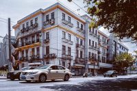 Is a Mid-Range Salary Enough for a Comfortable Life in Shanghai?