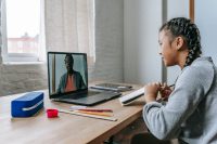 Your TEFL Course Countdown: Understanding Timelines and Online Assessments