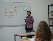 Is a Non-Native Speaker With No Experience Eligible for TEFL Jobs?