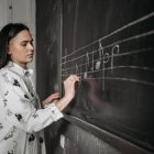 The Voice of TESOL Teachers: How Classroom Experience Shapes Language Retention Research