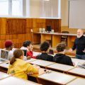 AI in the Classroom and Online School Reviews: Why Context Beats Copy-and-Paste