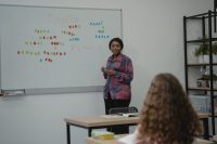 The Ultimate Toolkit for New TEFL Teachers: Apps and Resources Worth Bookmarking